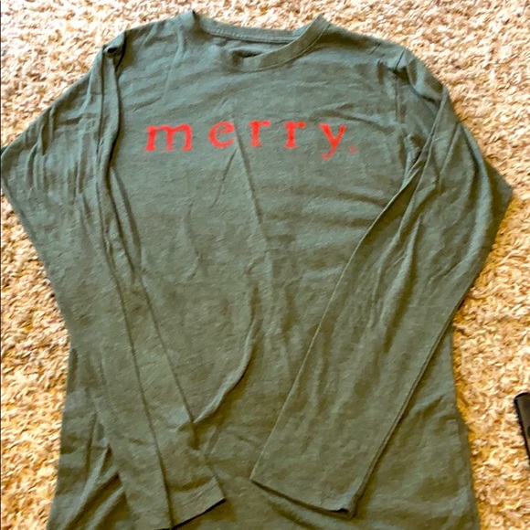 Crazy Cool Threads Merry Green Christmas Top - Picture 1 of 3